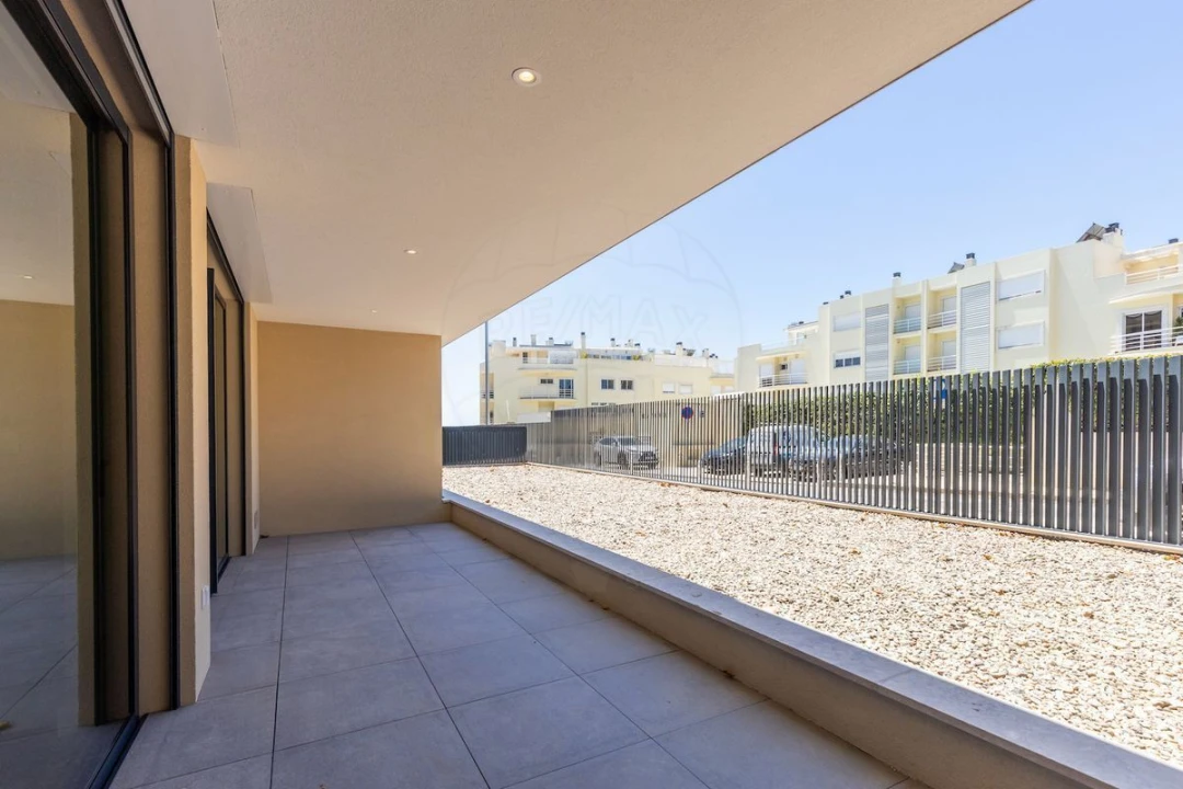 Apartamento T2 para Venda em Carcavelos e Parede Foto 16
