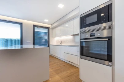 Apartamento T2 para Venda em Carcavelos e Parede