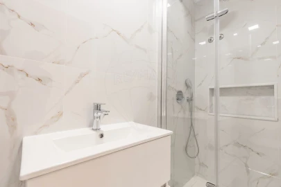 Apartamento T2 para Venda em Carcavelos e Parede