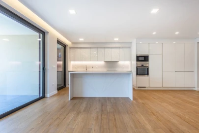 Apartamento T2 para Venda em Carcavelos e Parede