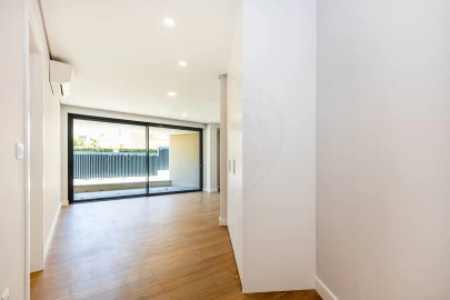 Apartamento T2 para Venda em Carcavelos e Parede