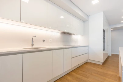 Apartamento T2 para Venda em Carcavelos e Parede