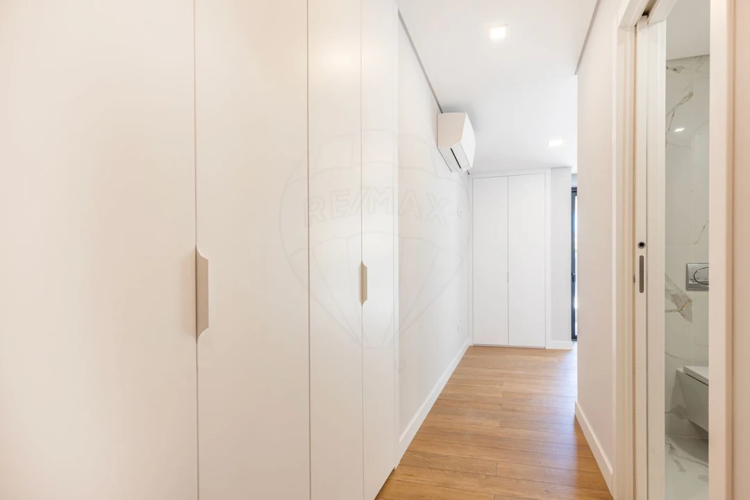 Apartamento T2 para Venda em Carcavelos e Parede Foto 14
