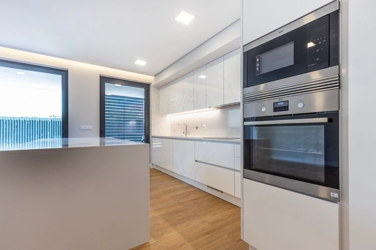 Apartamento T2 para Venda em Carcavelos e Parede Foto 10