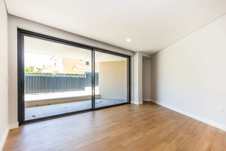 Apartamento T2 para Venda em Carcavelos e Parede Foto 21