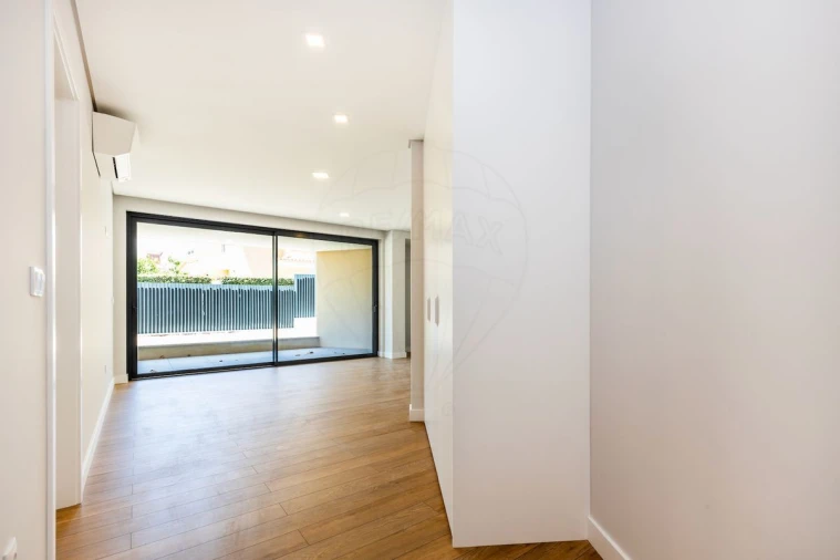 Apartamento T2 para Venda em Carcavelos e Parede Foto 20