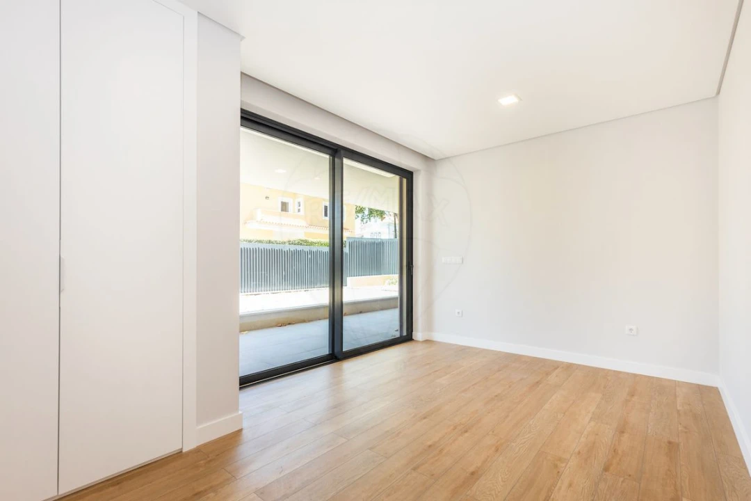 Apartamento T2 para Venda em Carcavelos e Parede Foto 15