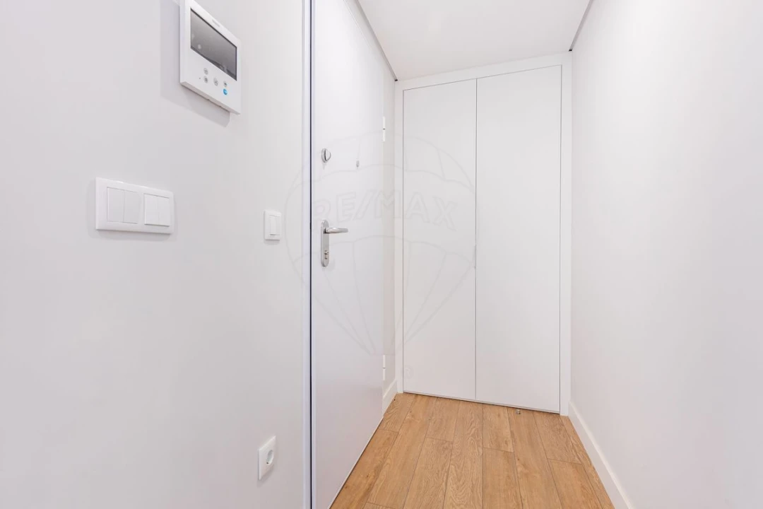Apartamento T2 para Venda em Carcavelos e Parede Foto 27