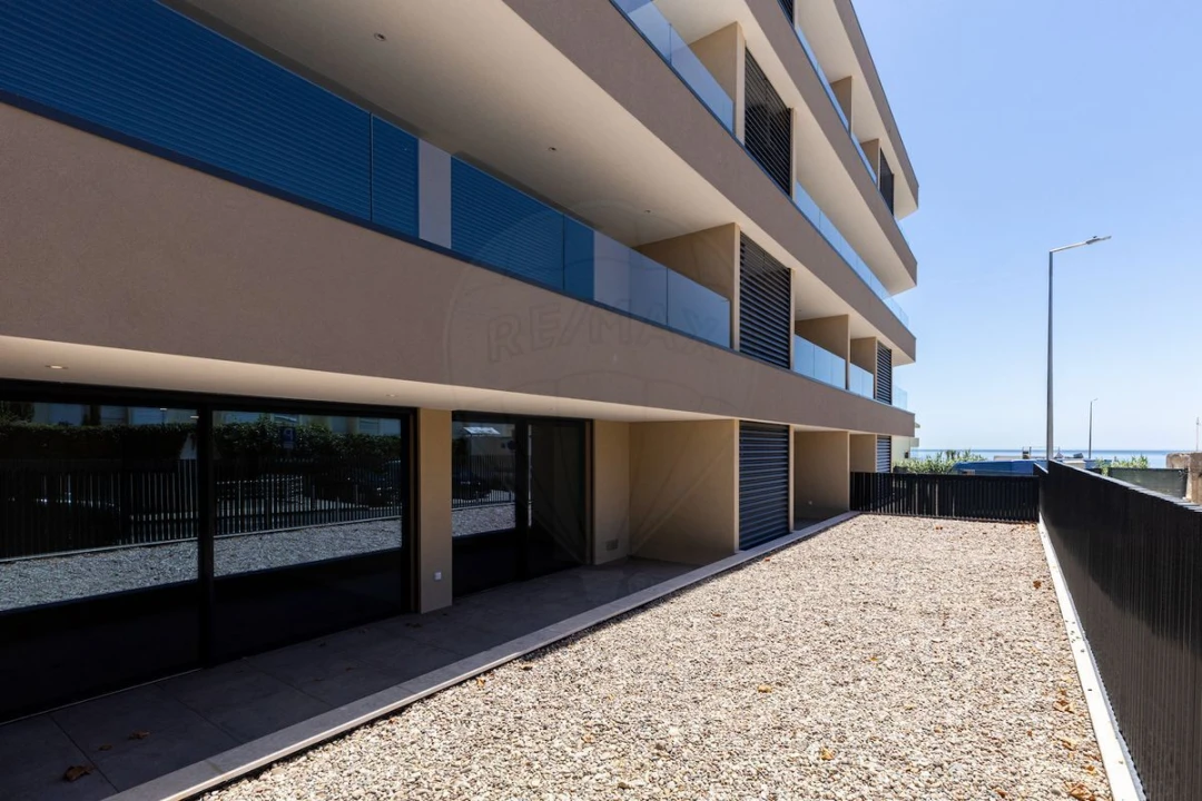 Apartamento T2 para Venda em Carcavelos e Parede Foto 24