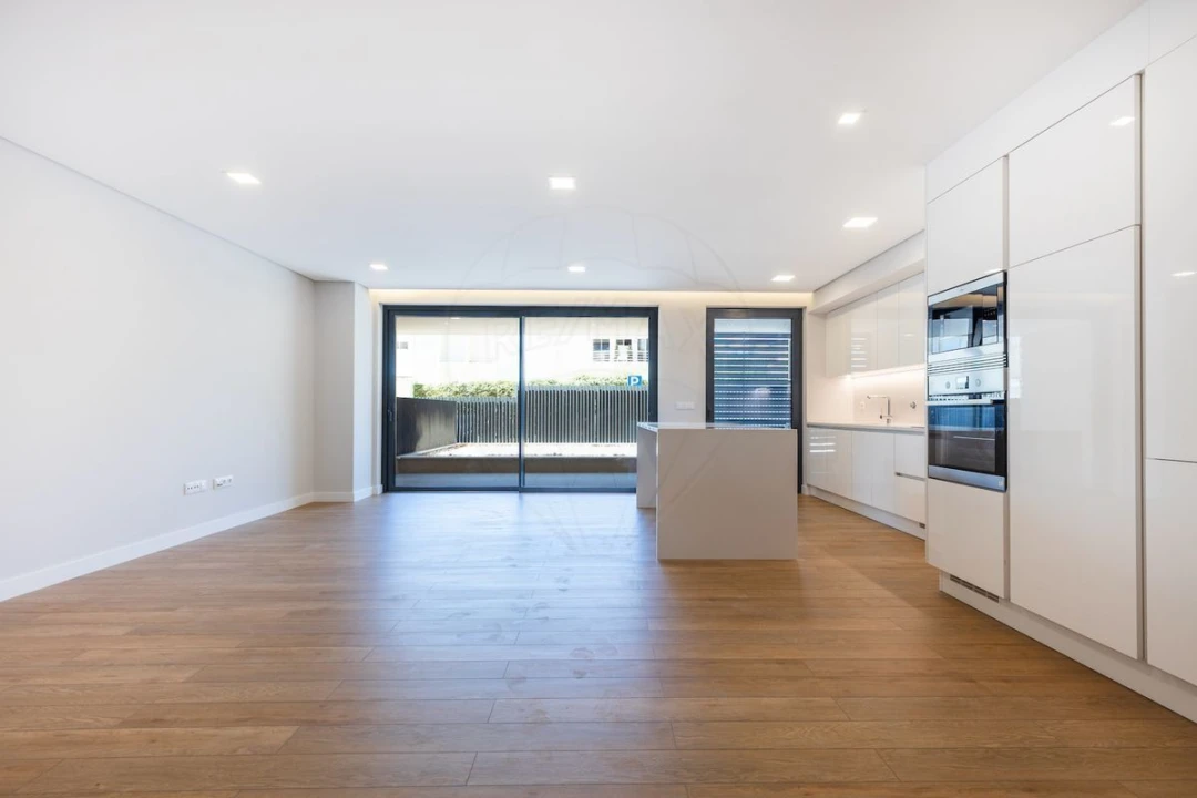 Apartamento T2 para Venda em Carcavelos e Parede Foto 4