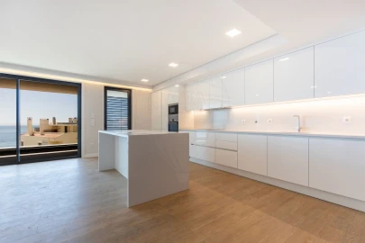Apartamento T3 para Venda em Carcavelos e Parede