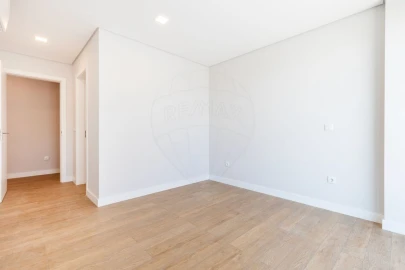 Apartamento T3 para Venda em Carcavelos e Parede
