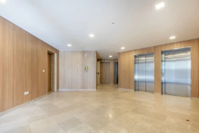 Apartamento T3 para Venda em Carcavelos e Parede