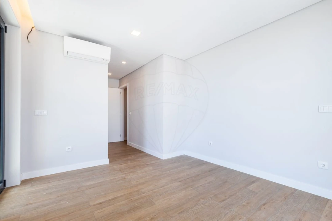 Apartamento T3 para Venda em Carcavelos e Parede Foto 21