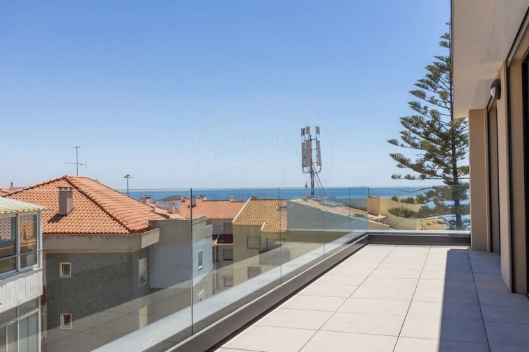 Apartamento T3 para Venda em Carcavelos e Parede Foto 16