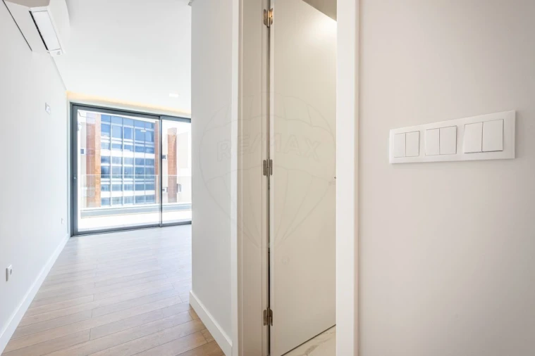 Apartamento T3 para Venda em Carcavelos e Parede Foto 11
