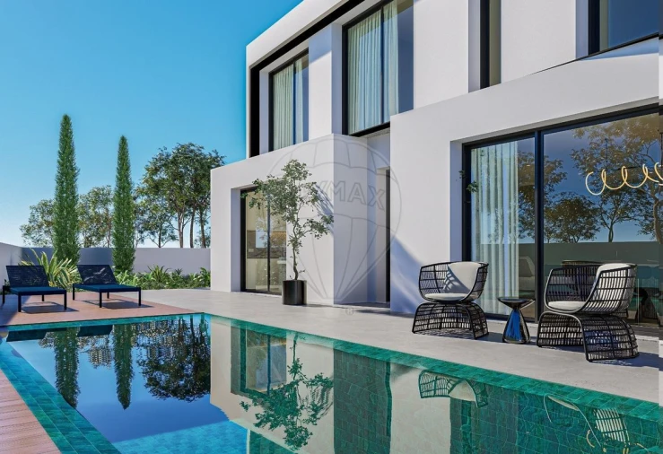 Moradia T4 para Venda em Santa Maria, São Pedro e Matacães Foto 10