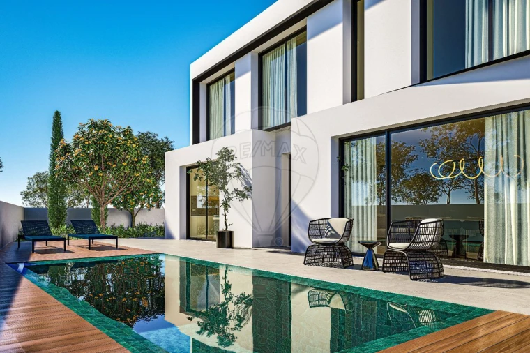 Moradia T4 para Venda em Santa Maria, São Pedro e Matacães Foto 4