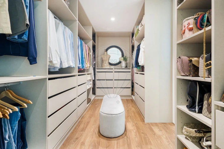 Moradia T4 para Venda em Charneca de Caparica e Sobreda Foto 13