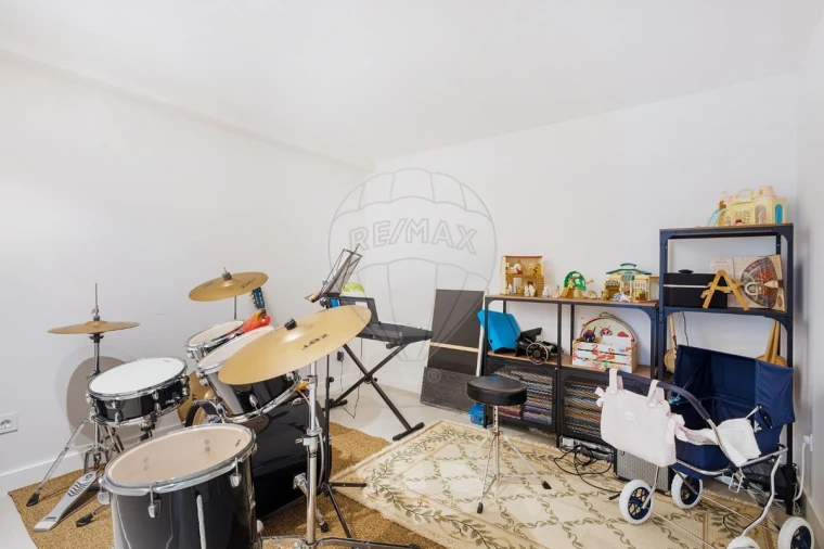 Moradia T4 para Venda em Charneca de Caparica e Sobreda Foto 19