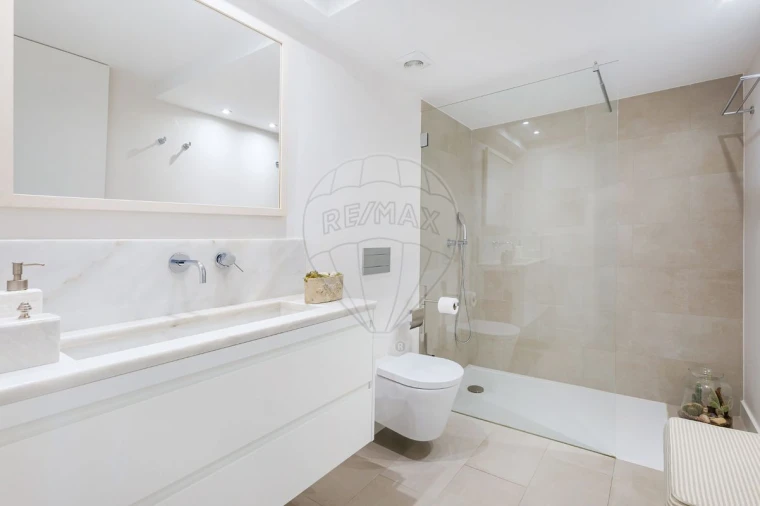 Moradia T4 para Venda em Charneca de Caparica e Sobreda Foto 26