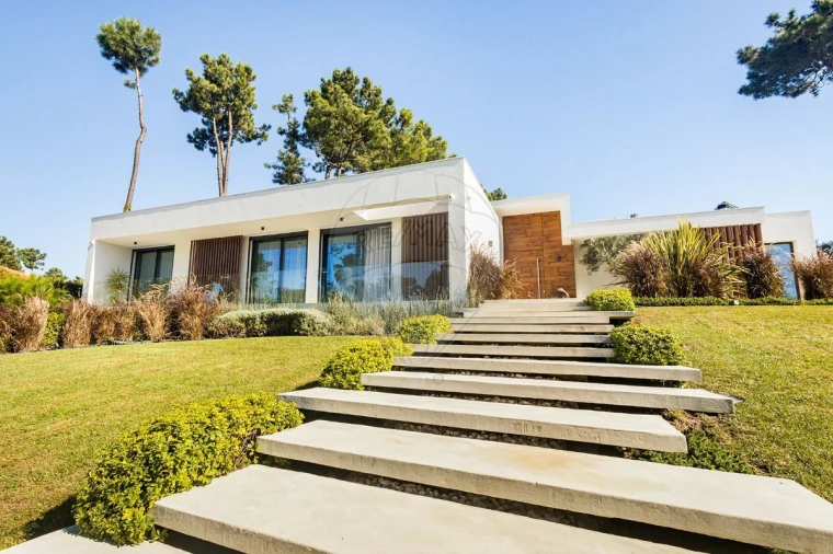 Moradia T4 para Venda em Charneca de Caparica e Sobreda