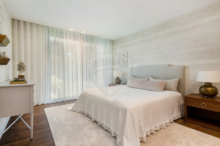 Moradia T4 para Venda em Charneca de Caparica e Sobreda Foto 12