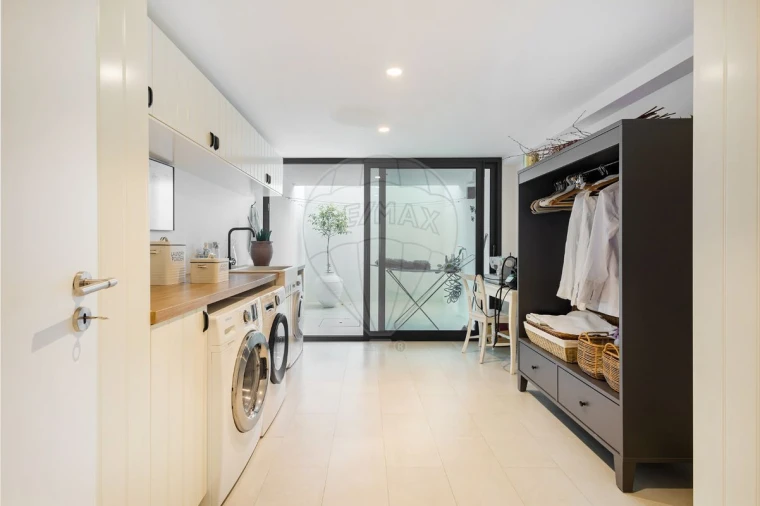 Moradia T4 para Venda em Charneca de Caparica e Sobreda Foto 18