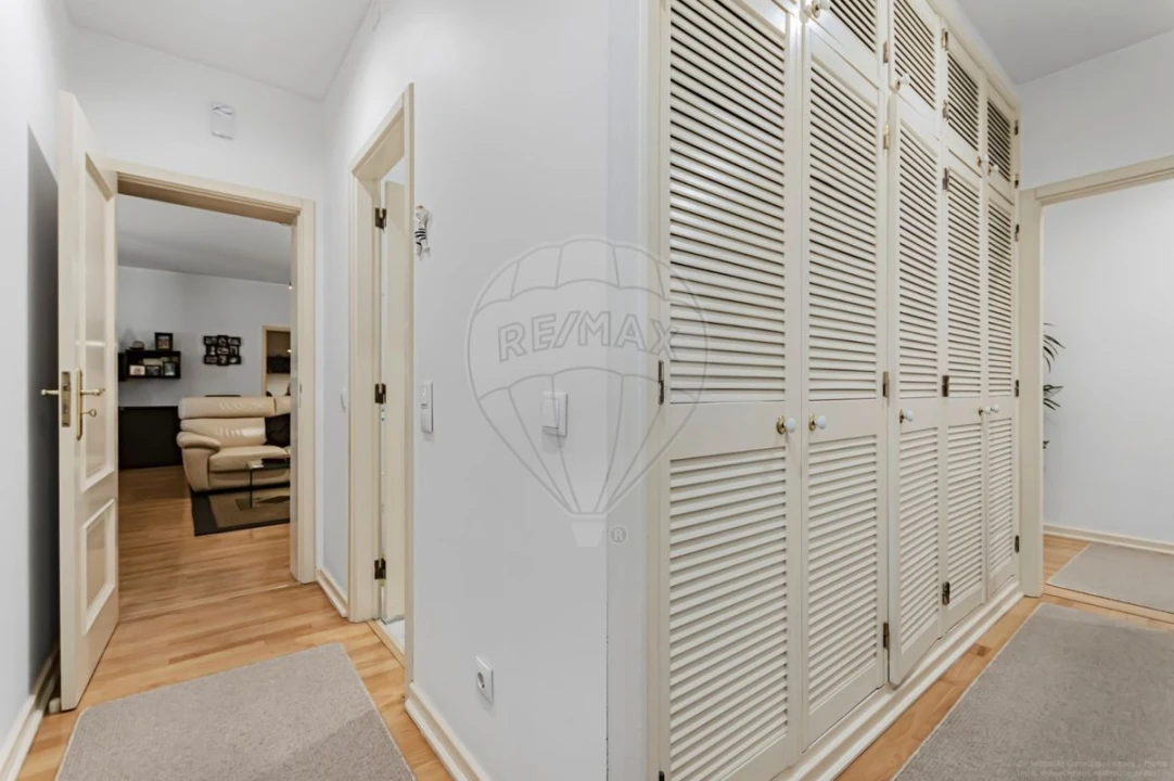 Apartamento T5 para Venda em Carcavelos e Parede Foto 23