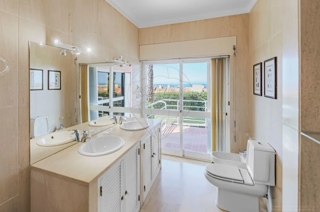 Apartamento T5 para Venda em Carcavelos e Parede Foto 12