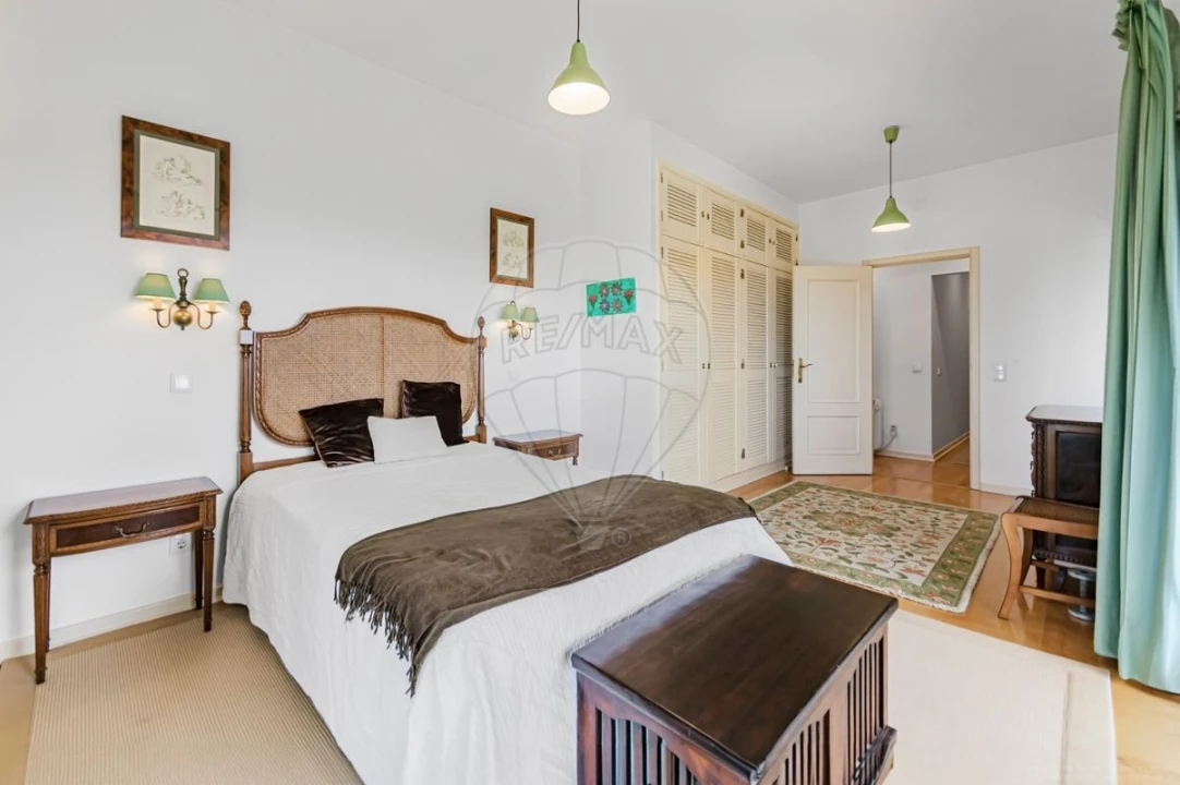 Apartamento T5 para Venda em Carcavelos e Parede Foto 11