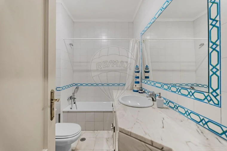 Apartamento T5 para Venda em Carcavelos e Parede Foto 16