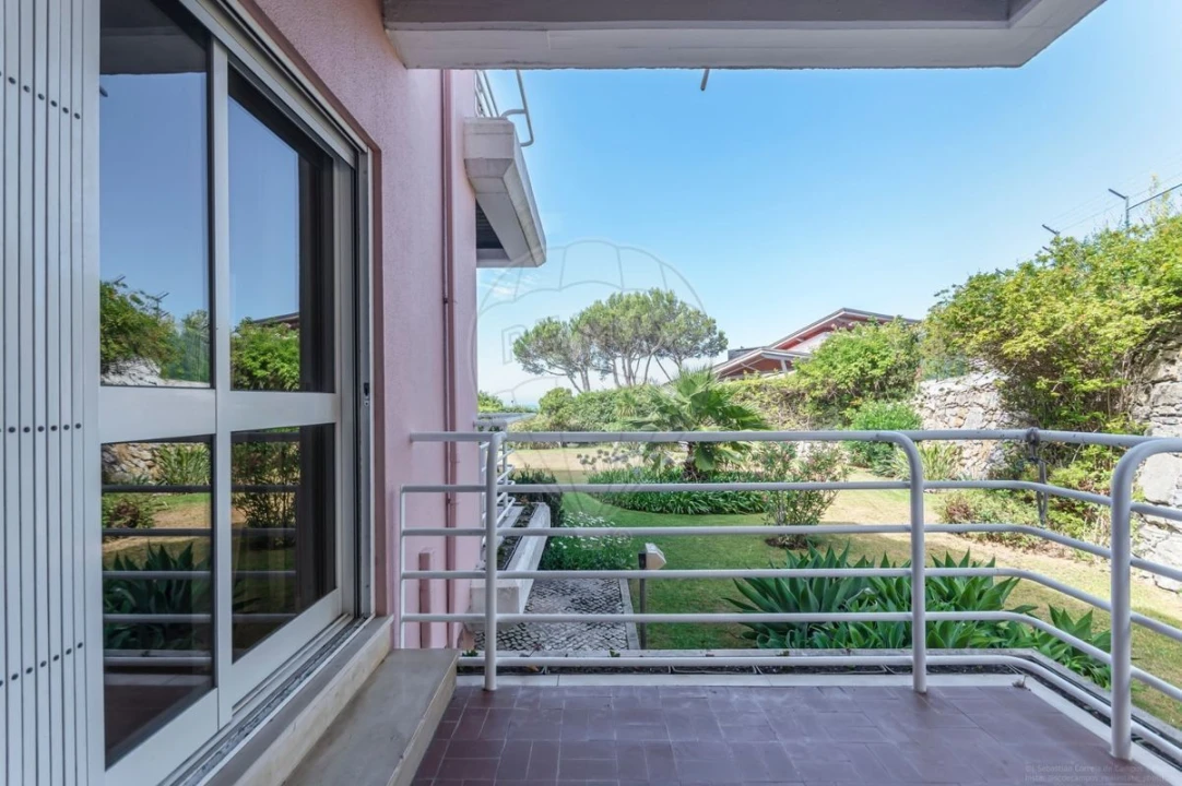 Apartamento T5 para Venda em Carcavelos e Parede Foto 7