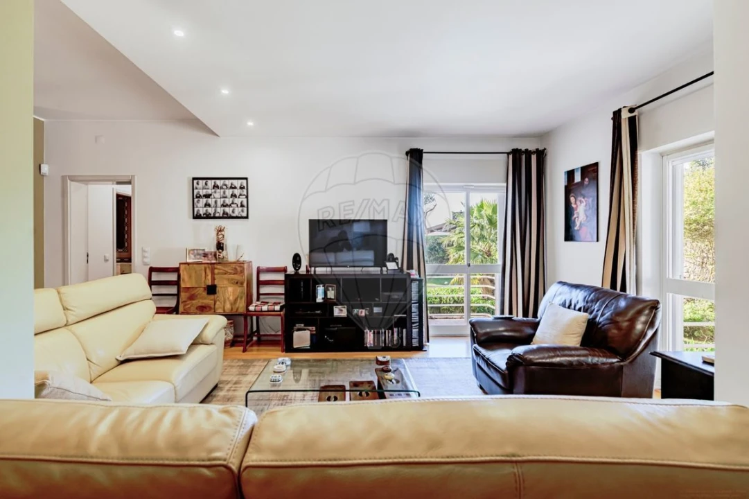 Apartamento T5 para Venda em Carcavelos e Parede Foto 6