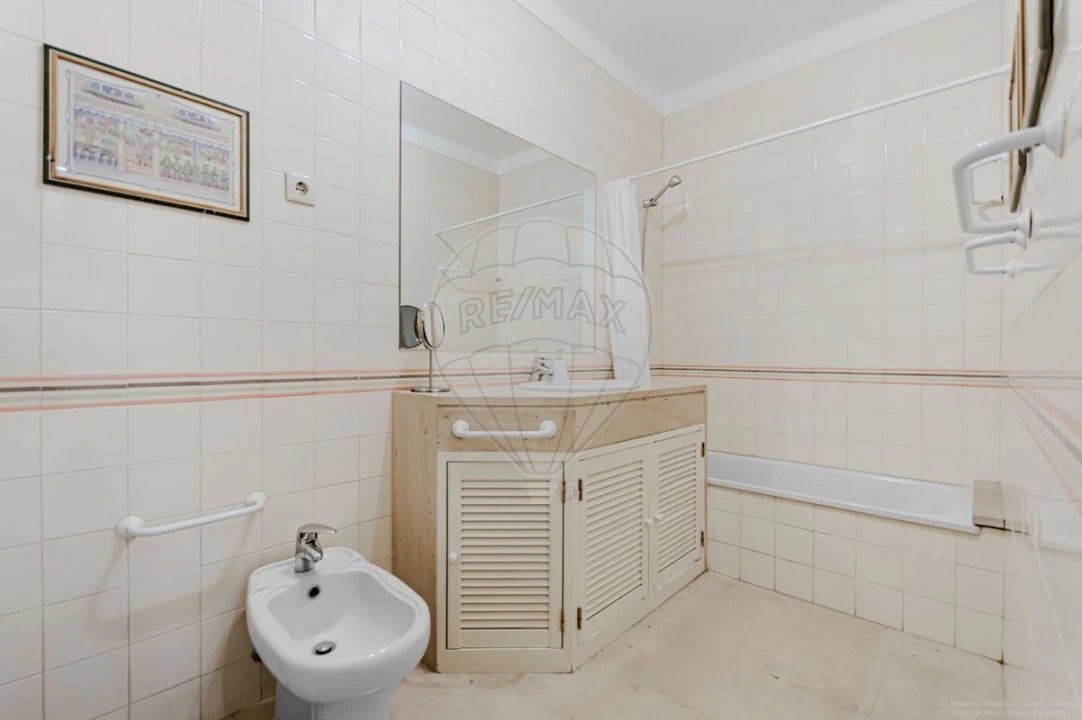 Apartamento T5 para Venda em Carcavelos e Parede Foto 22