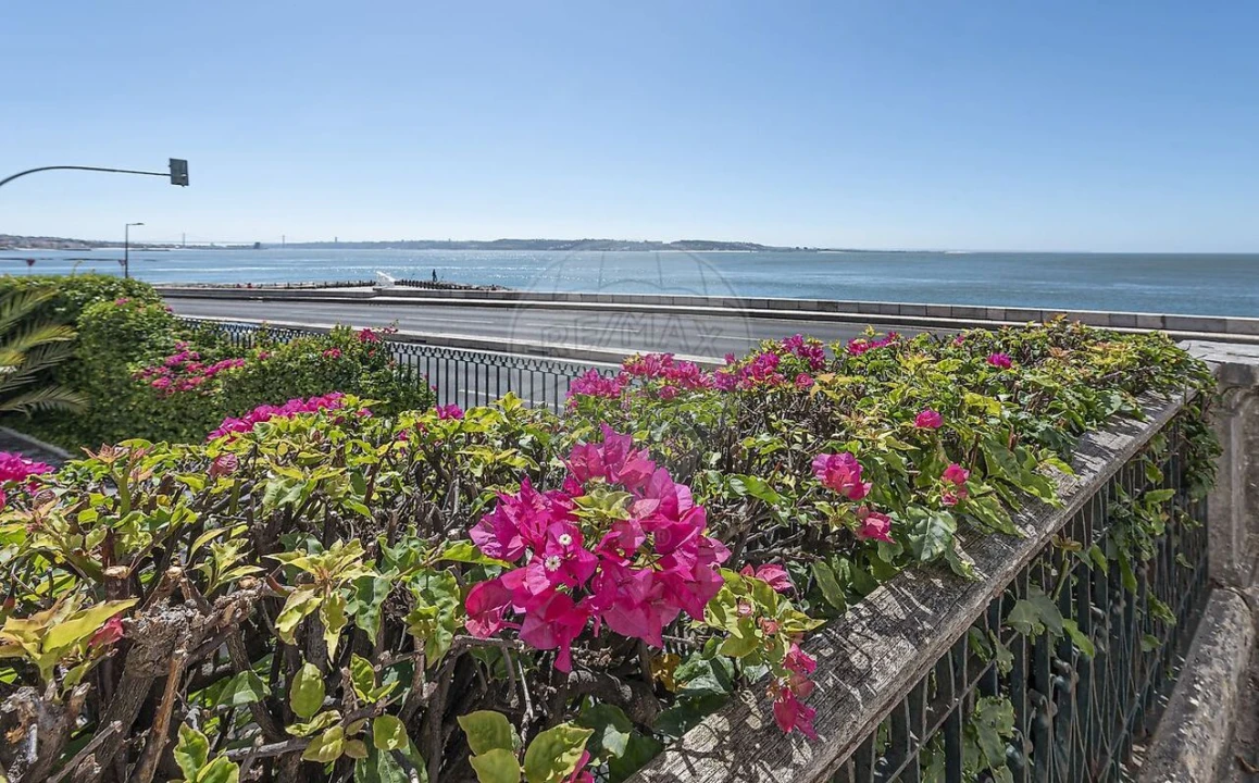 Apartamento T2 para Venda em Oeiras e São Julião da Barra, Paço de Arcos e Caxias Foto 2