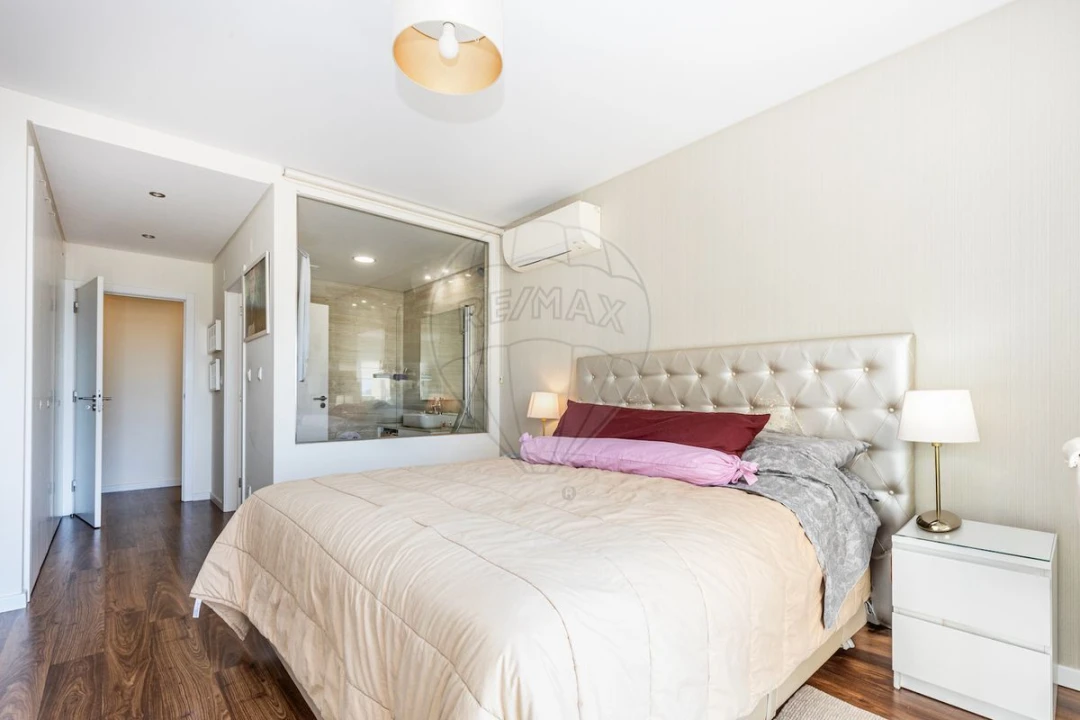 Apartamento T4 para Venda em Carcavelos e Parede Foto 17