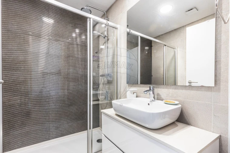 Apartamento T4 para Venda em Carcavelos e Parede Foto 23