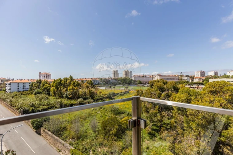 Apartamento T4 para Venda em Carcavelos e Parede Foto 10