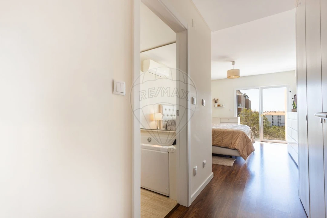 Apartamento T4 para Venda em Carcavelos e Parede Foto 15