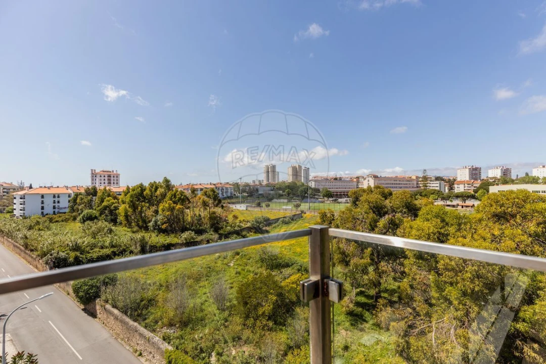 Apartamento T4 para Venda em Carcavelos e Parede Foto 10
