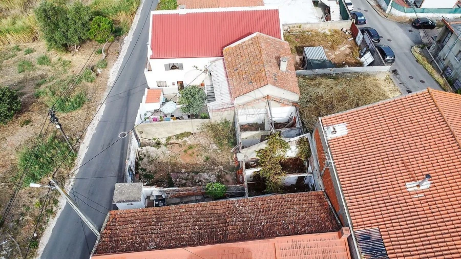 Moradia T2 para Venda em Pontinha e Famões Foto 11