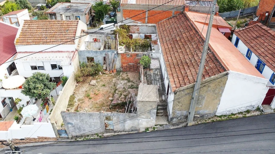 Moradia T2 para Venda em Pontinha e Famões Foto 4