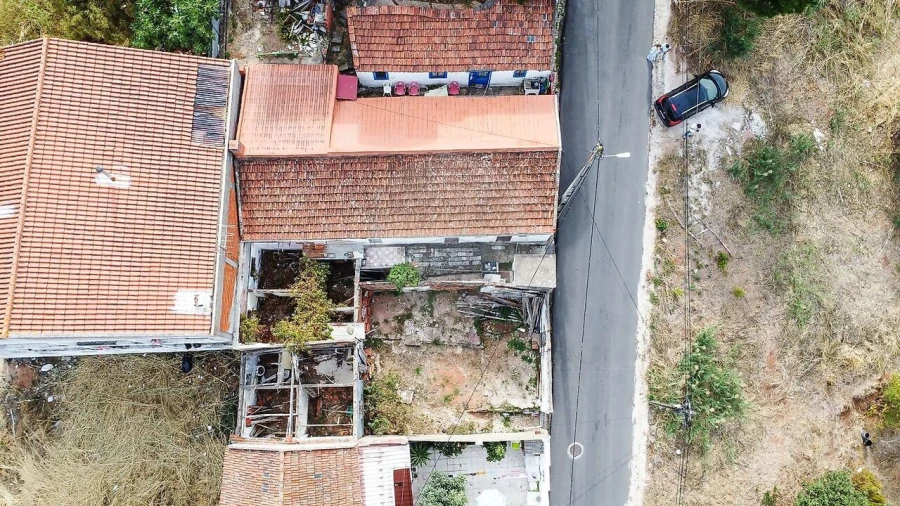 Moradia T2 para Venda em Pontinha e Famões Foto 1