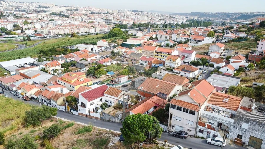 Moradia T2 para Venda em Pontinha e Famões Foto 14