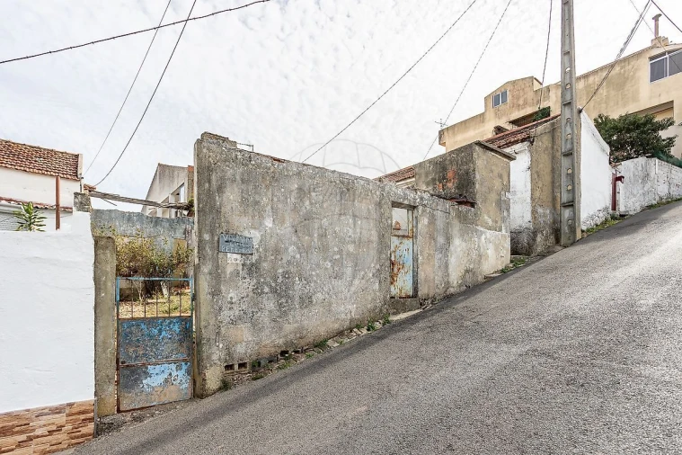 Moradia T2 para Venda em Pontinha e Famões Foto 3