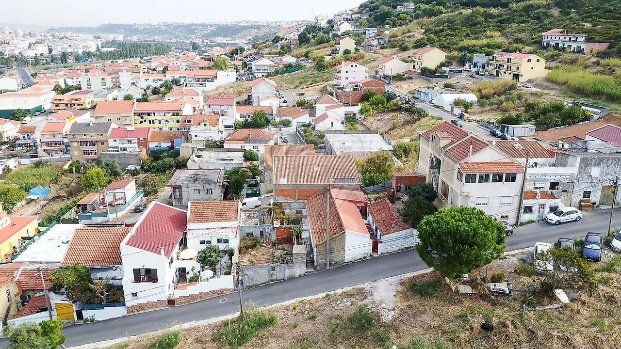 Moradia T2 para Venda em Pontinha e Famões Foto 7