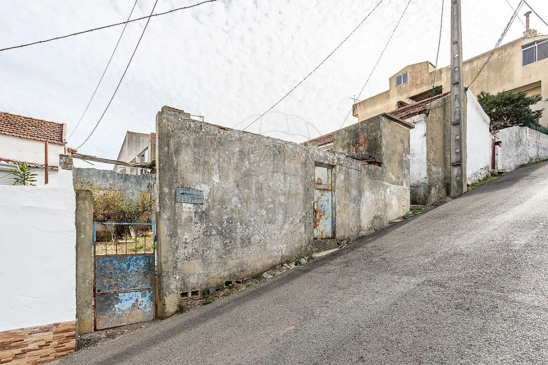 Moradia T2 para Venda em Pontinha e Famões Foto 3