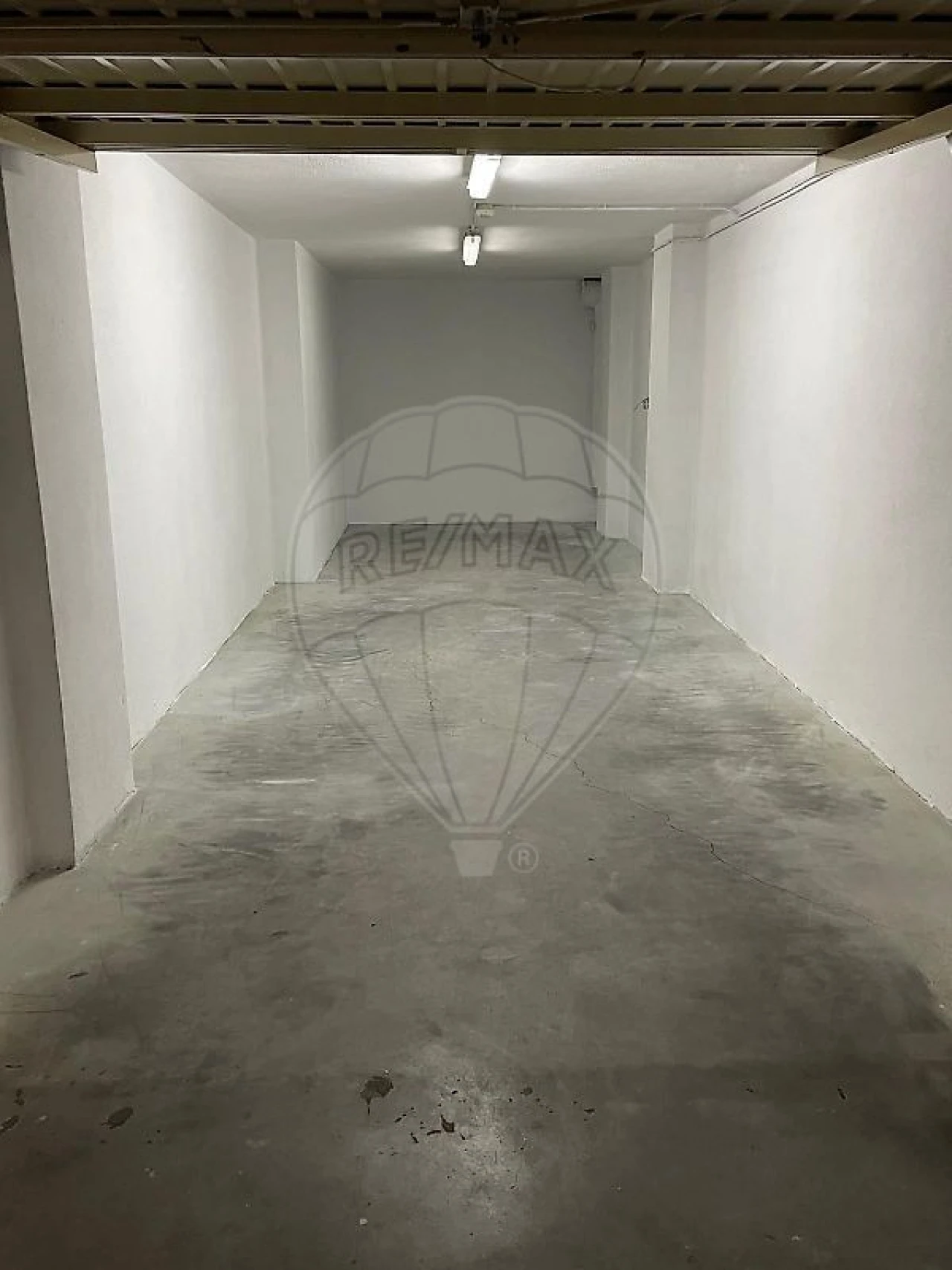 Garagem para Venda em Sacavém e Prior Velho Foto 8