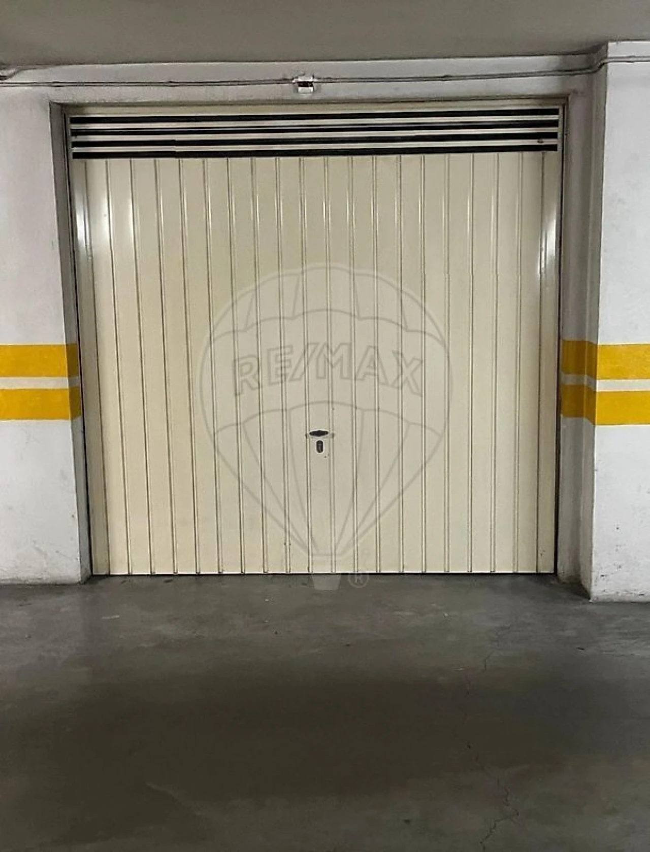 Garagem para Venda em Sacavém e Prior Velho Foto 3